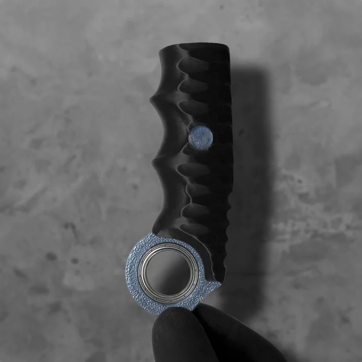 Karambit Lighter Case Spin