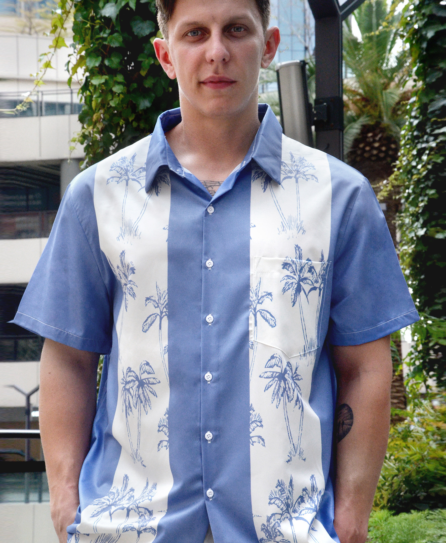 Men's Hawaiian Palm Tree Print Button Down Shirt, Short Sleeve, Blue and White