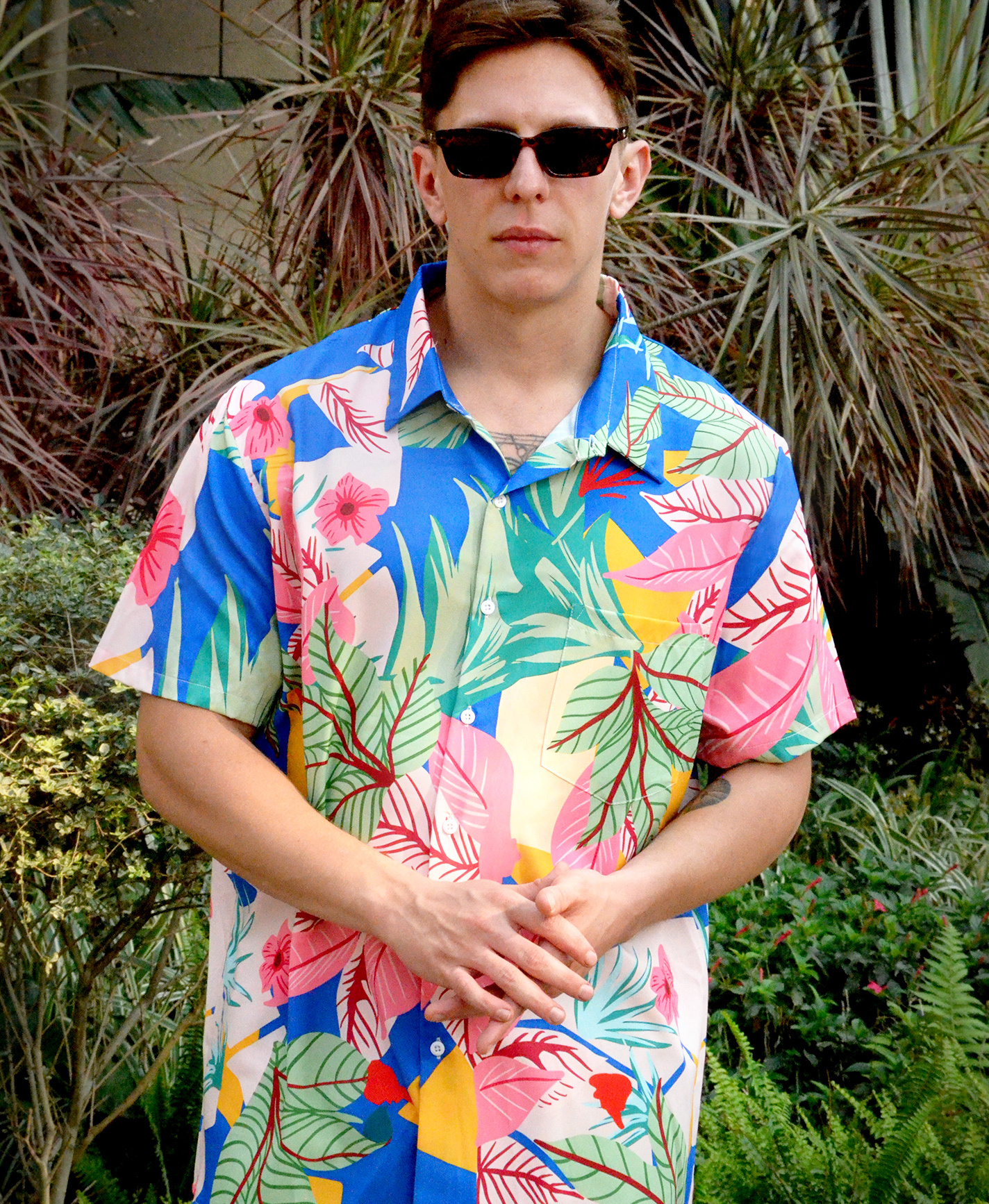 Men's Hawaiian Floral Print Button Down Shirt, Short Sleeve, Tropical Leaf Pattern, Blue and Pink