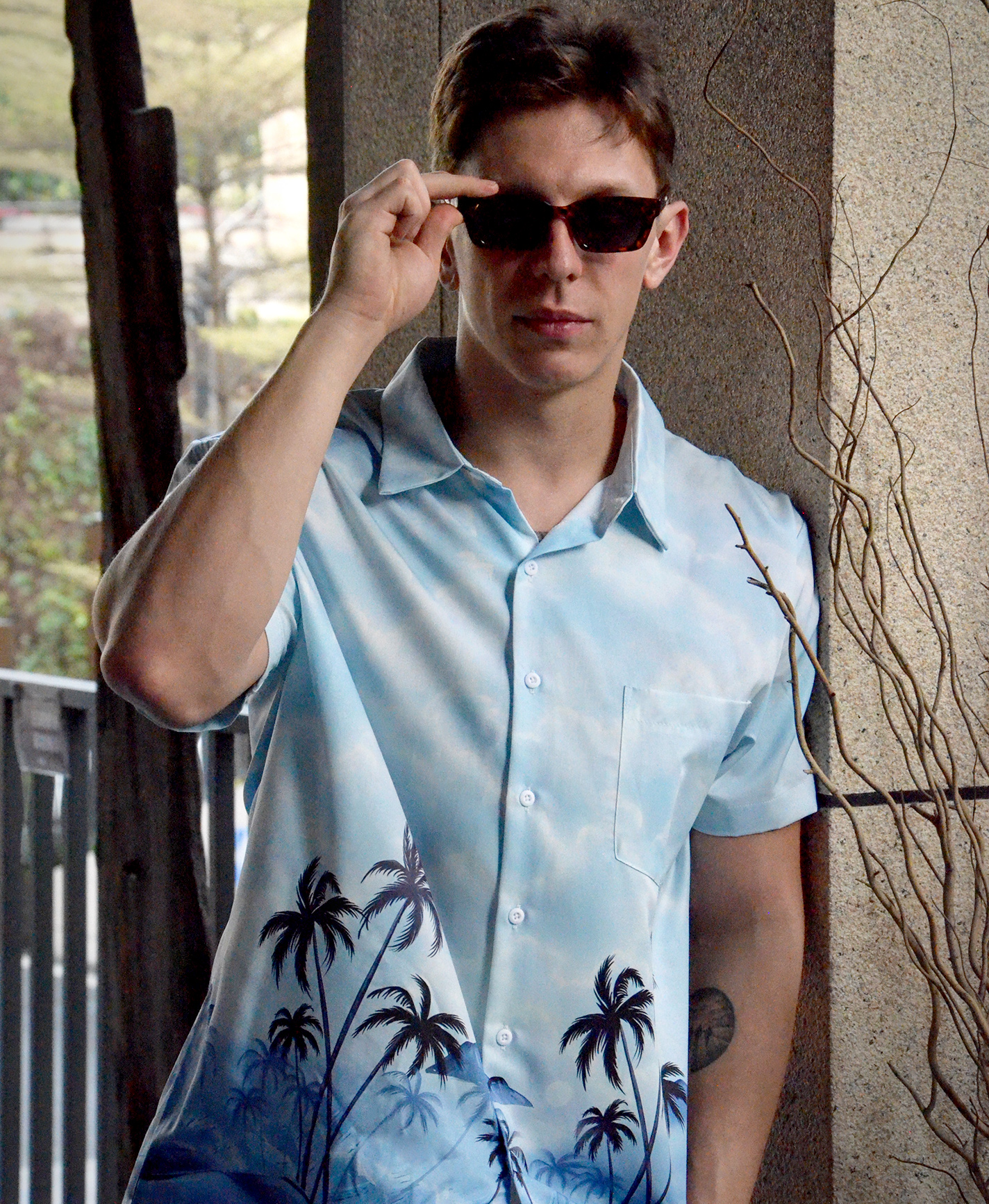 Men's Hawaiian Tropical Beach Print Button Down Shirt, Short Sleeve, Light Blue Palm Tree Design