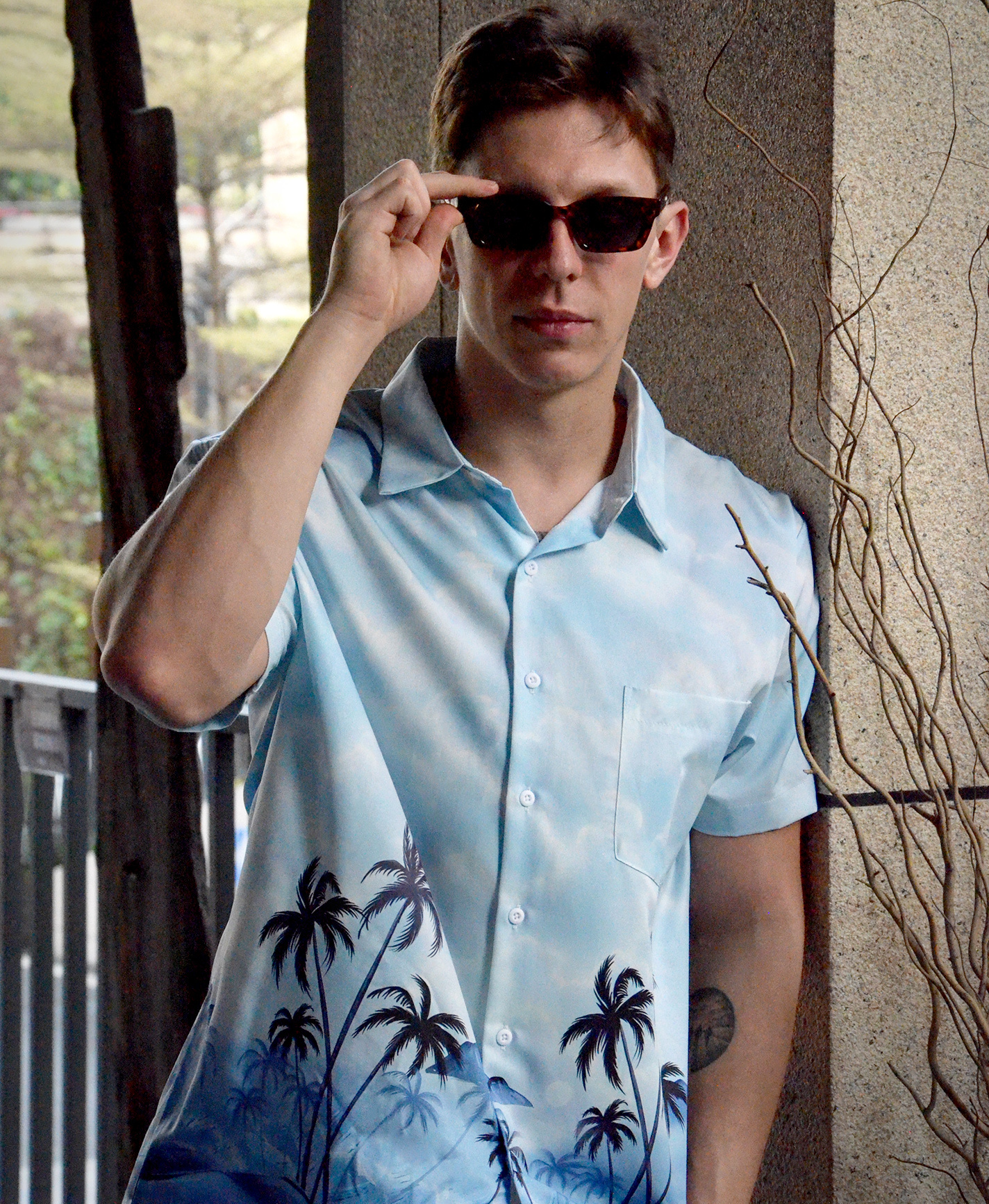 Men's Hawaiian Tropical Beach Print Button Down Shirt, Short Sleeve, Light Blue Palm Tree Design