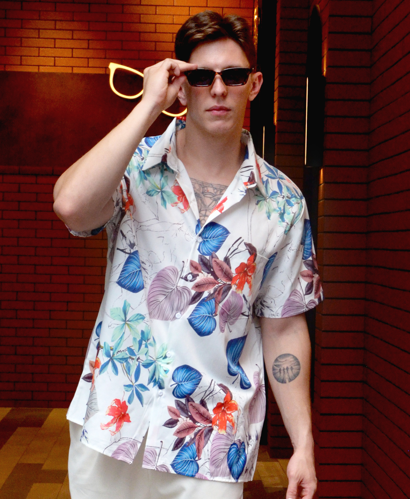 Men's Hawaiian Floral Print Short Sleeve Button Down Shirt, Tropical Leaves Pattern, White