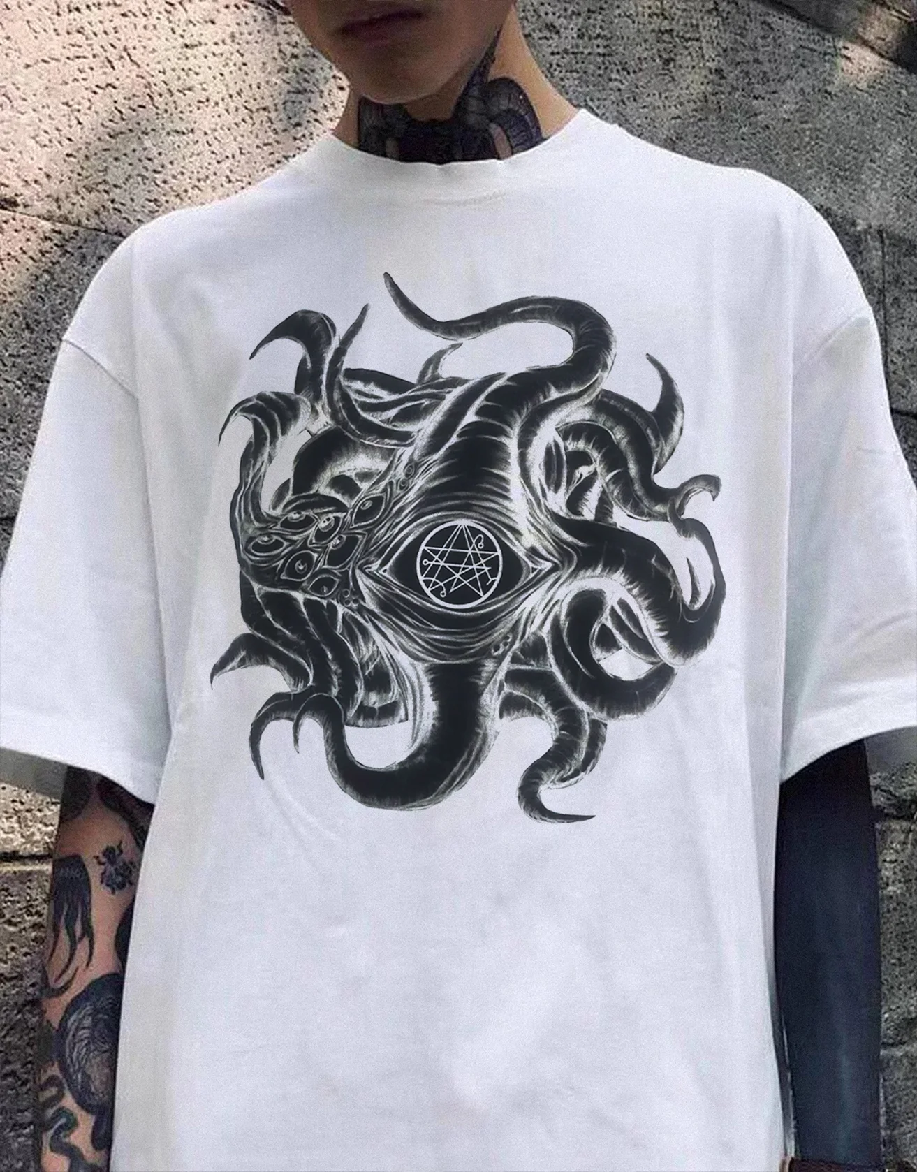 Tentacles Of Cthulhu Printed Round Neck T-Shirt