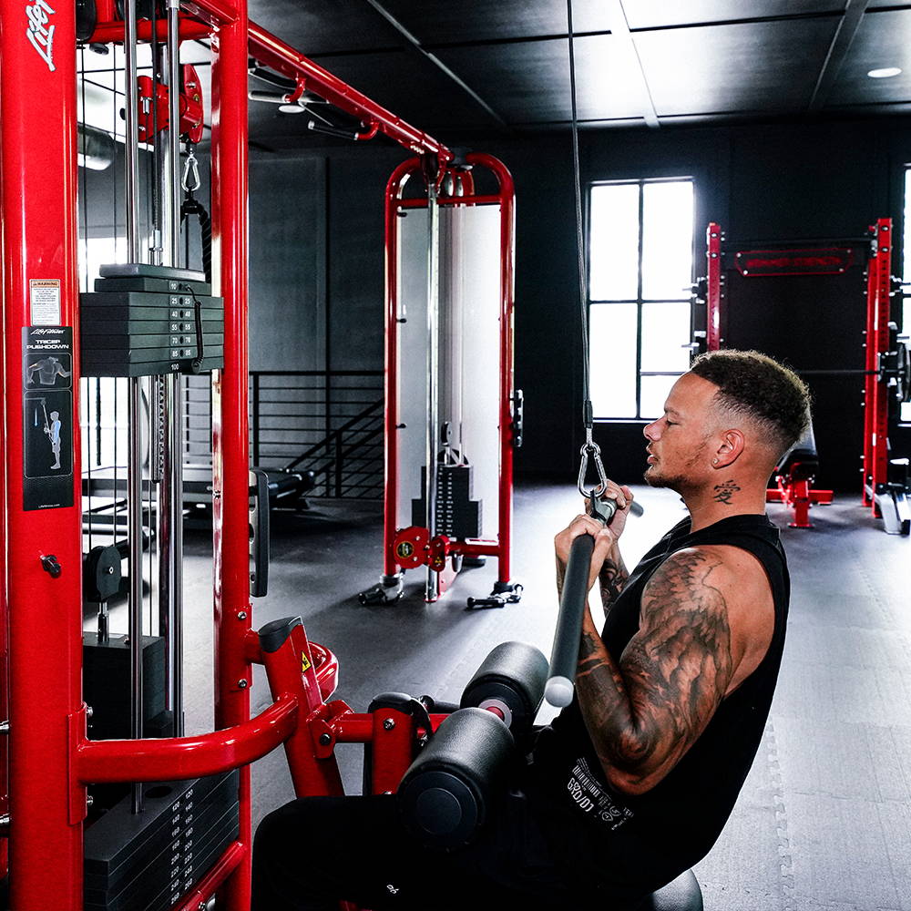 Kane Brown on MJ5 Lat Pulldown