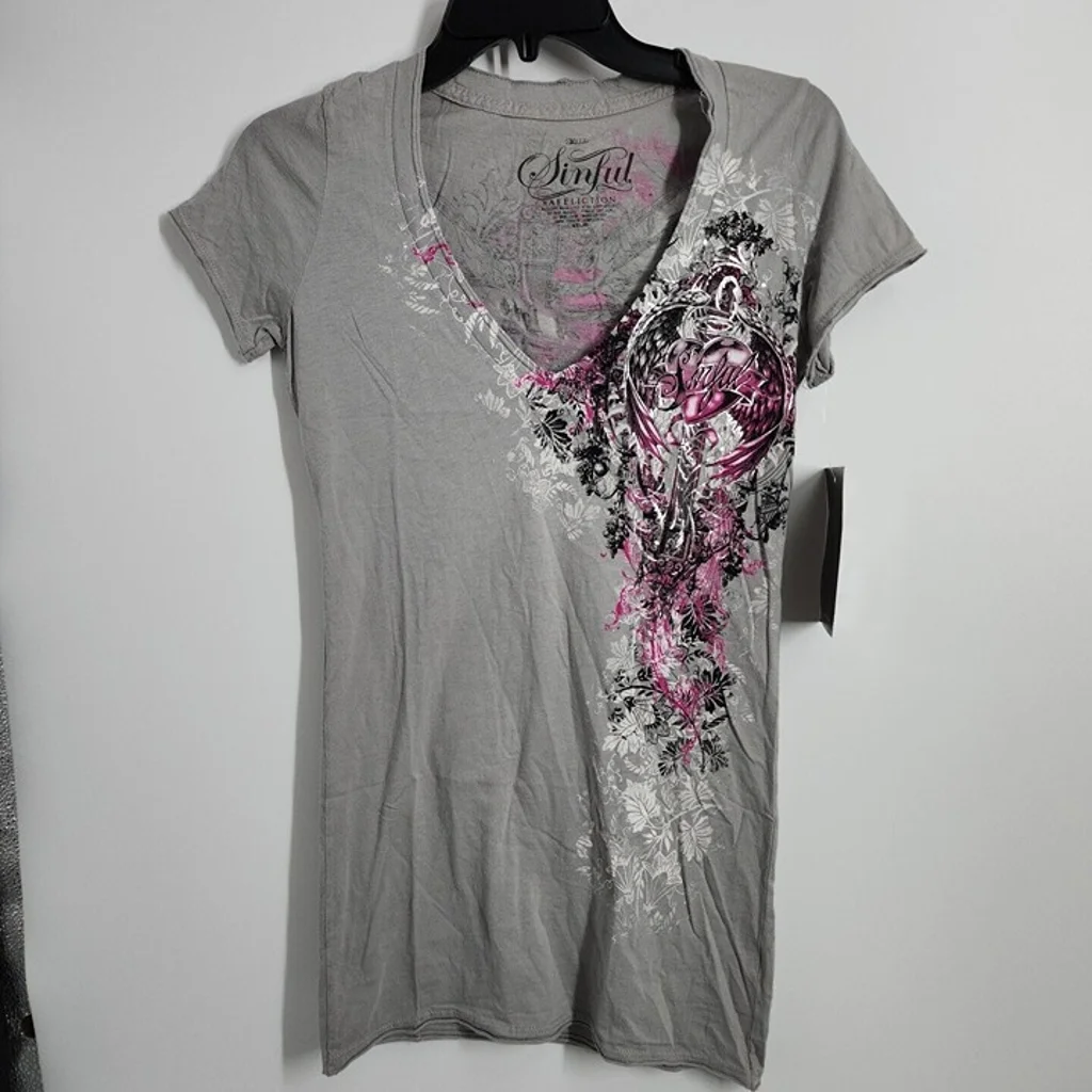 NEW Sinful By Affliction Size Small angel wings tshirt Gray womens Short Sleeve