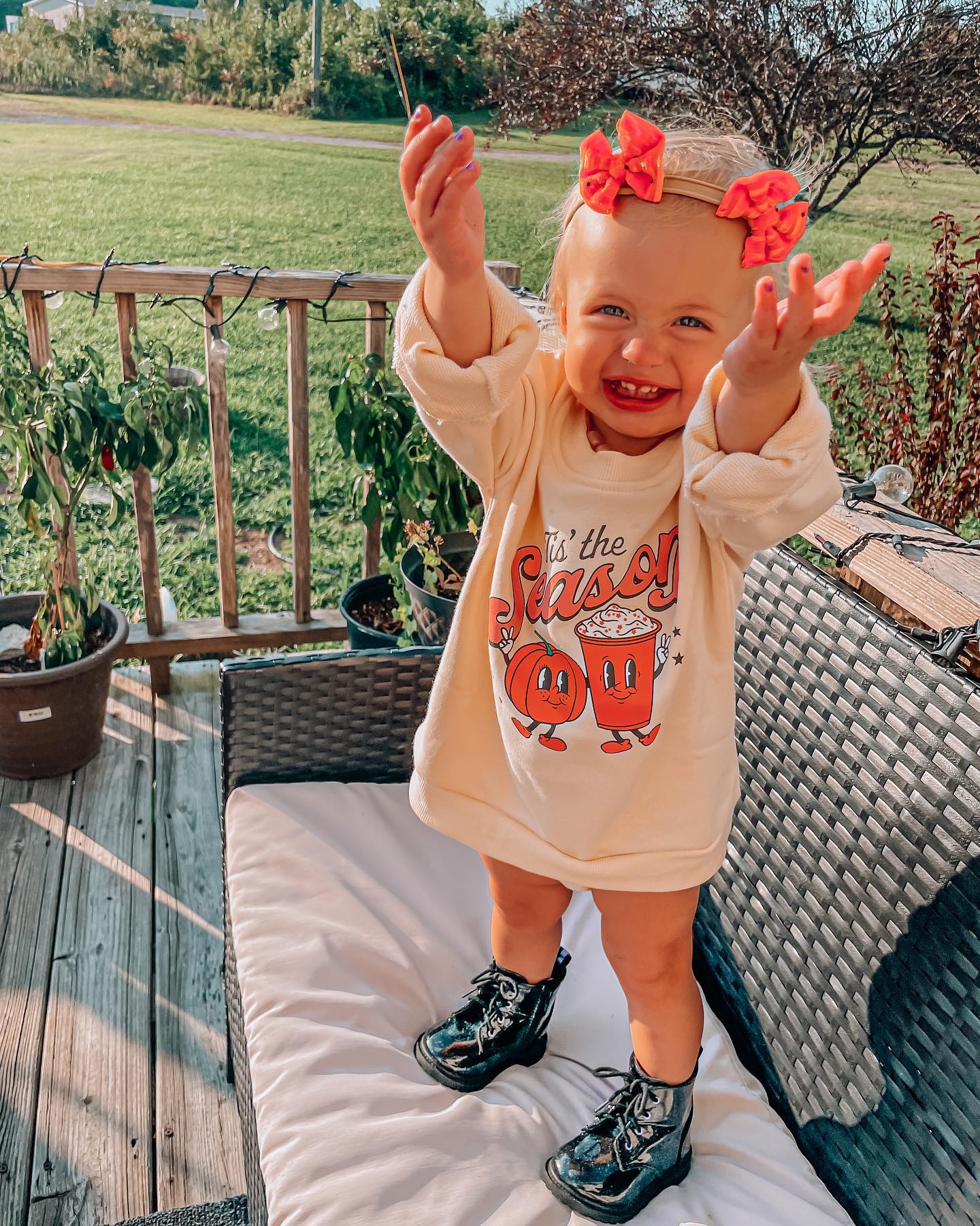 Baby Tis' the Season Sweatshirtis pawlulu