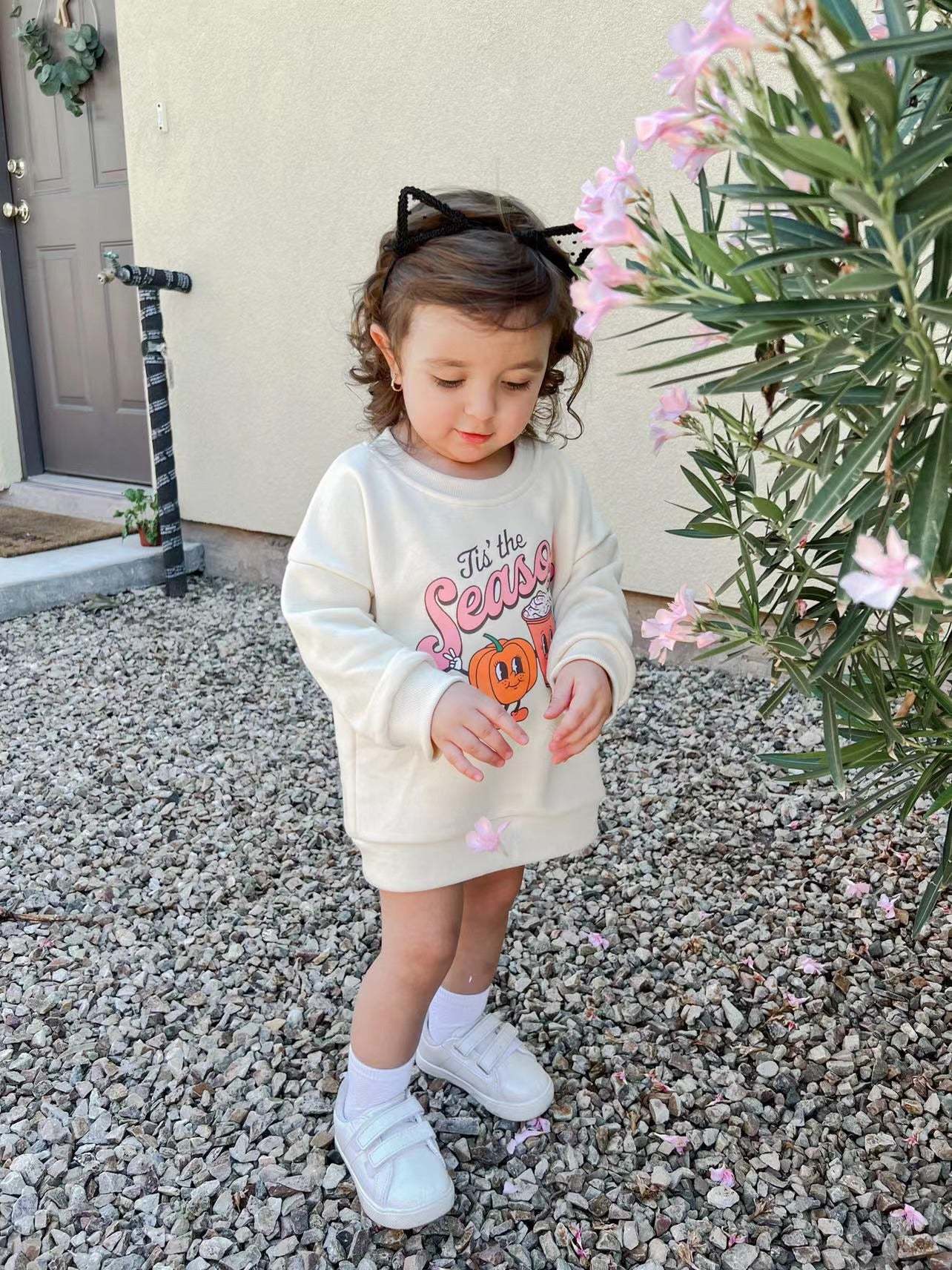 Baby Tis' the Season Sweatshirtis pawlulu