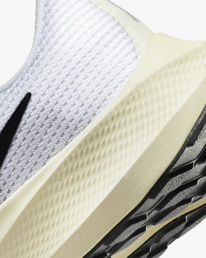 Women's Road Running Shoes