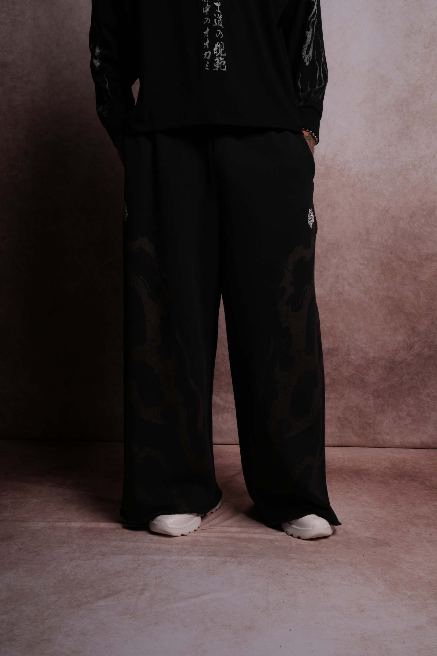 Darc Infernal Oversized Omen Sweat Pants in Black – Shihio