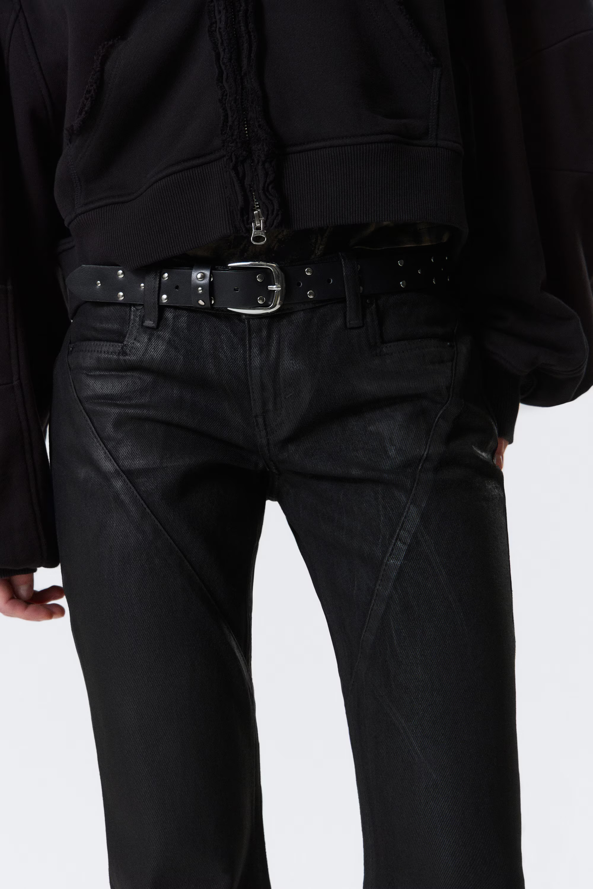 LOW RISE SLIM BOOTCUT LEG JEANS 