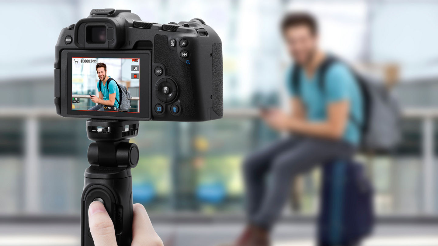EOS R8 Being Used to Stream