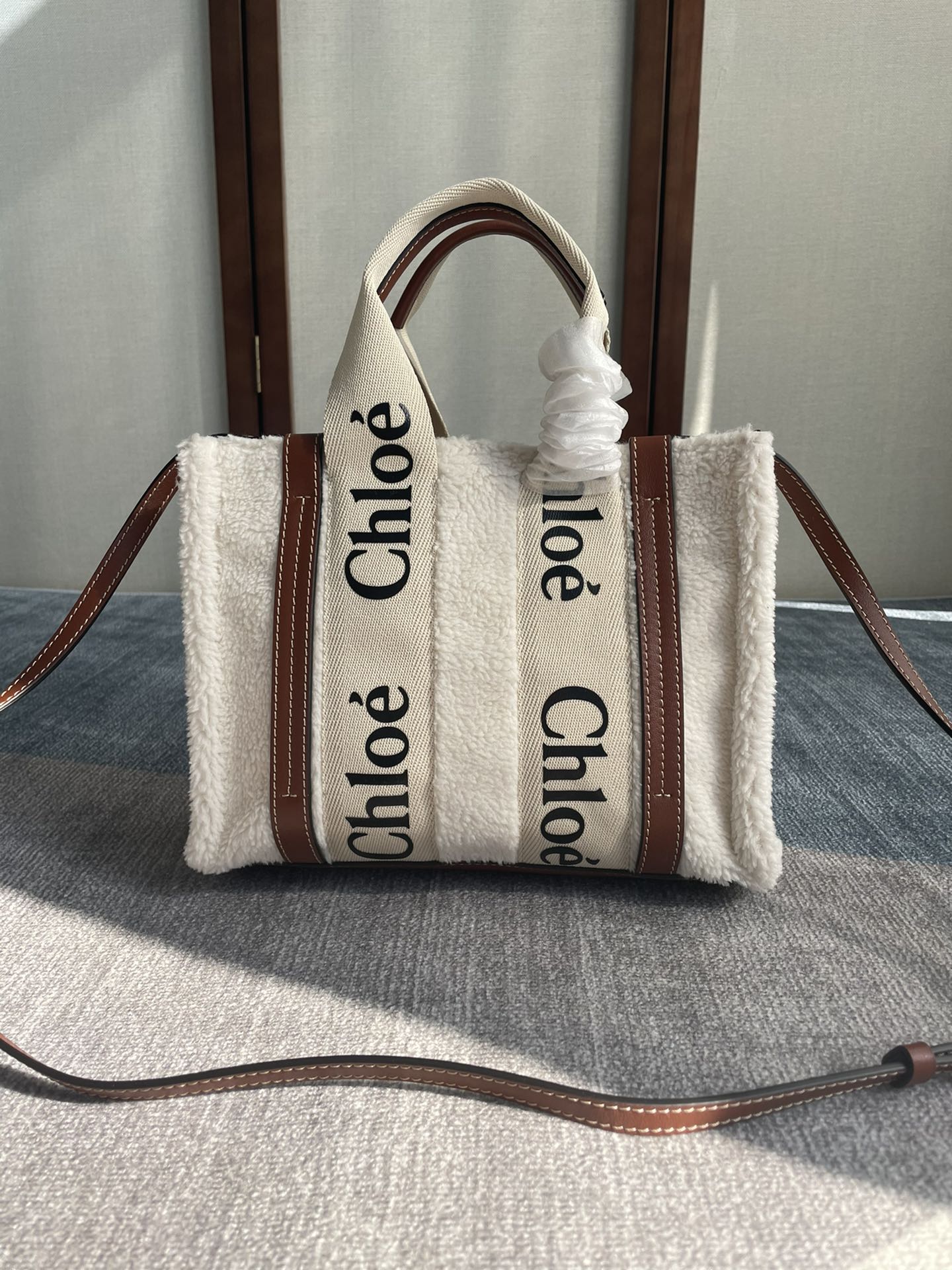 CH winter new styles Woody tote bag white