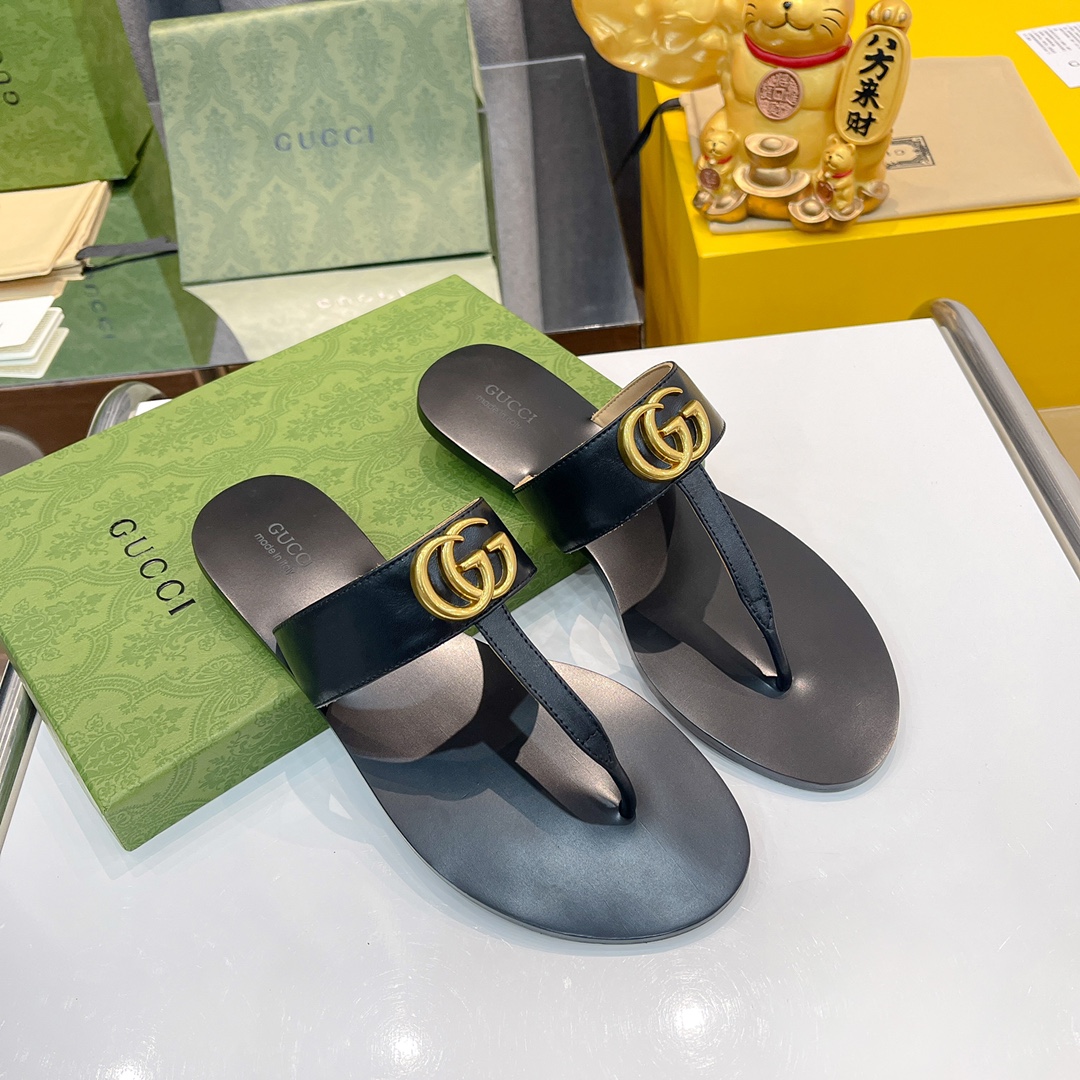 GG slippers