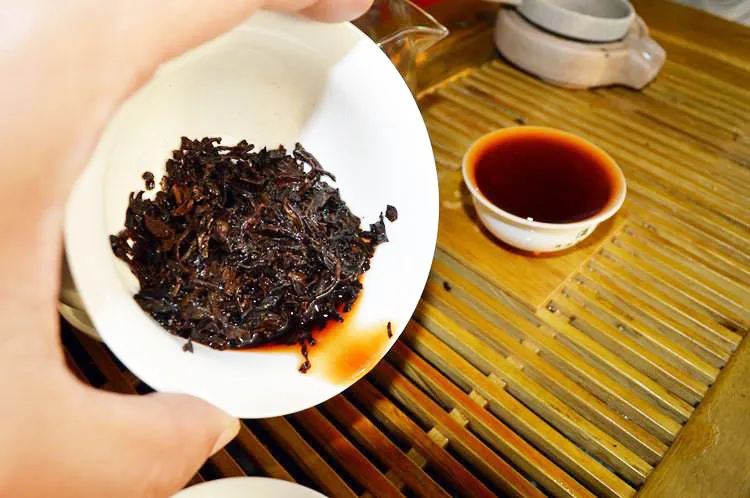 Yunnan banzhang Jinya Pu'er Tea 357g ancient pure material green tea cake sweet healthy diet + small gift 