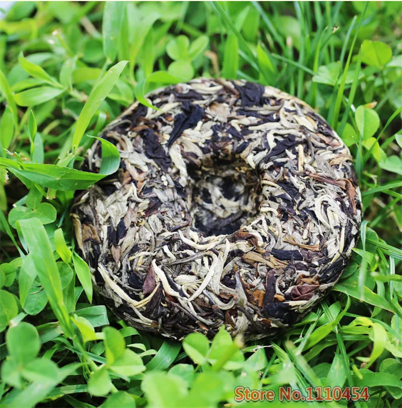  C-PE070 Free Shipping Caicheng Fragrant white moonlight old tea puer raw tea Moonlight Beauty 100g yueguangbai shen Pu'er 