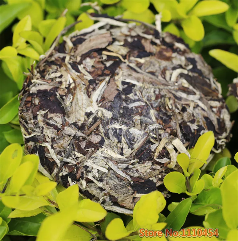  C-PE070 Free Shipping Caicheng Fragrant white moonlight old tea puer raw tea Moonlight Beauty 100g yueguangbai shen Pu'er 