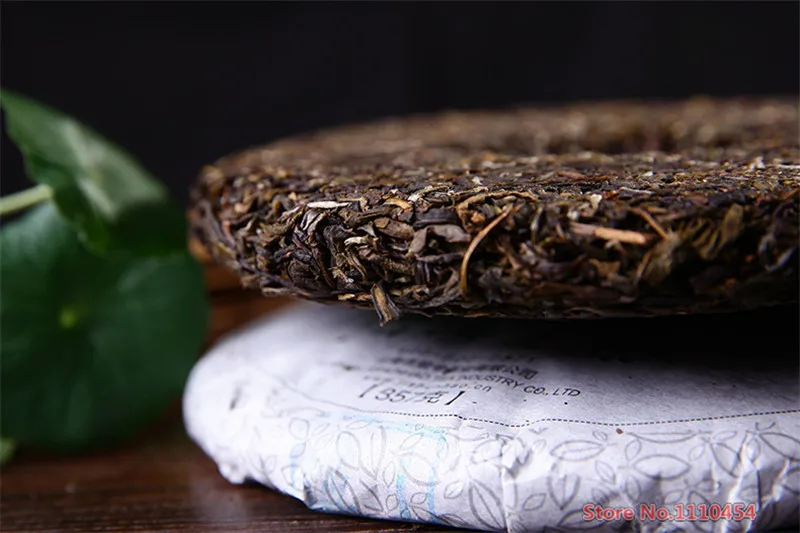  China Yunnan puerh tea 357g raw puer Chinese Menghai shen taetea 357g pu er green food health care pu erh cake pu er tea 357g 