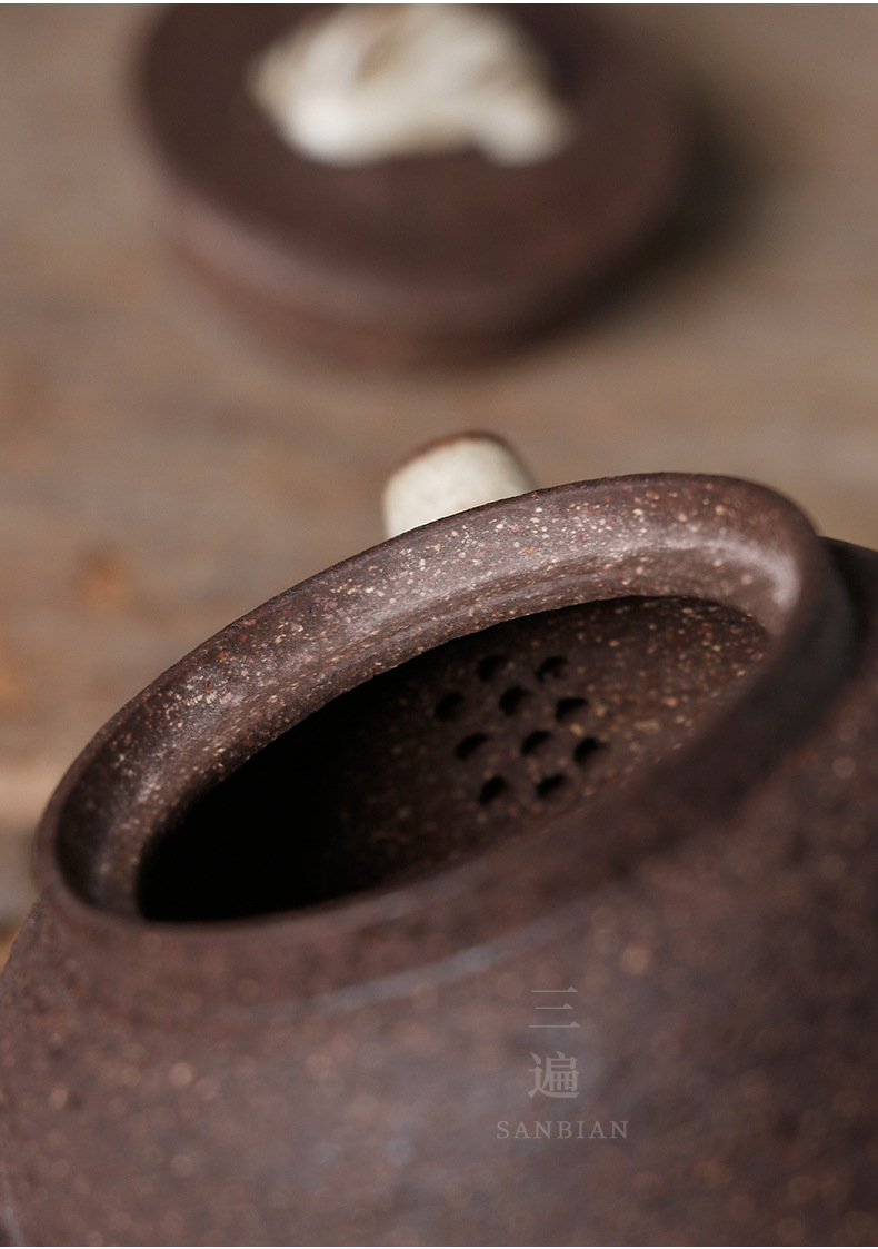 Hand-Held Teapot_06.jpg