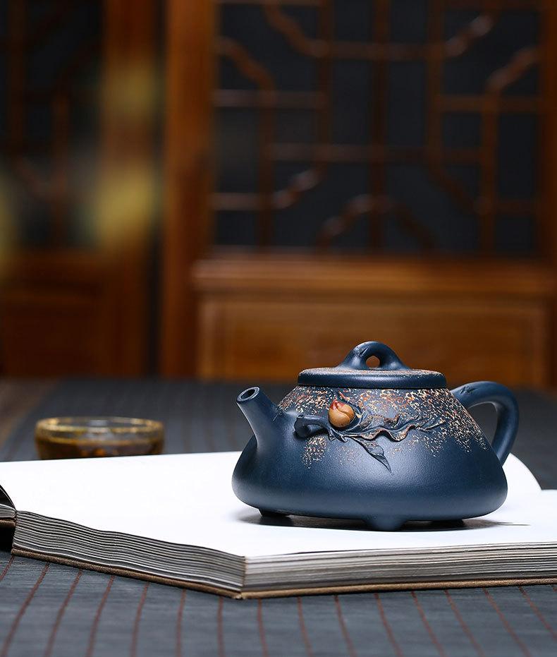 Longevity Peach Stone Ladle Details_07.jpg