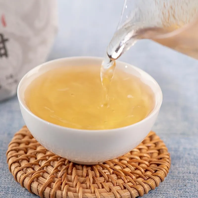 Wholesale Pu'er Tea Cake Icelandic Ancient Tree Icelandic Sweet Cake Pu'er Seven-seed Cake Puer Raw Tea 100g