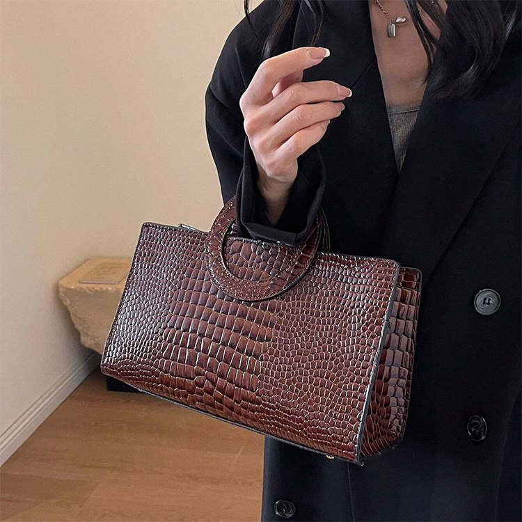 Retro Alligator Pattern Texture Leather Shoulder Bag