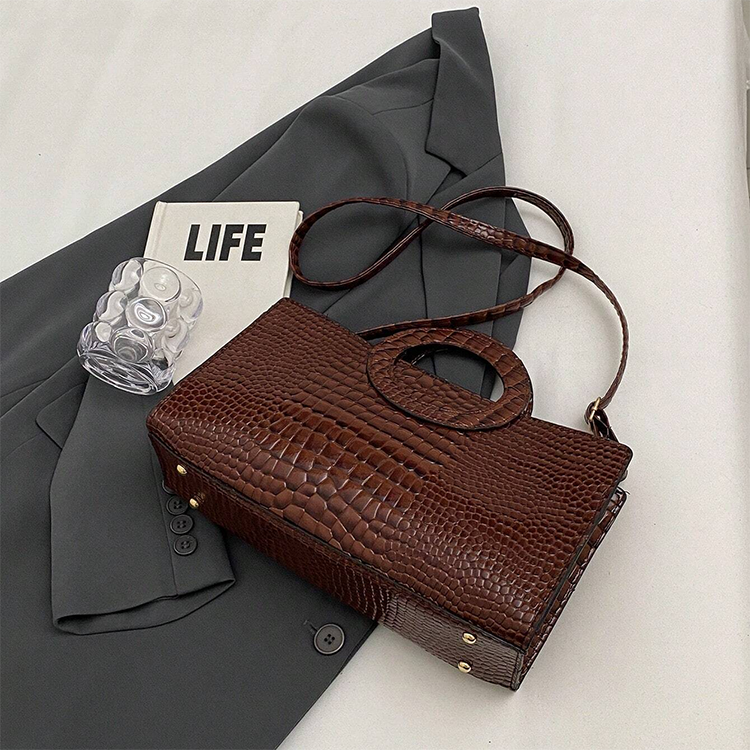 Retro Alligator Pattern Texture Leather Shoulder Bag