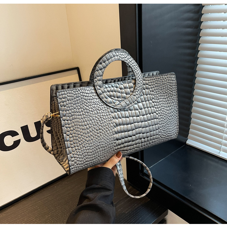 Retro Alligator Pattern Texture Leather Shoulder Bag