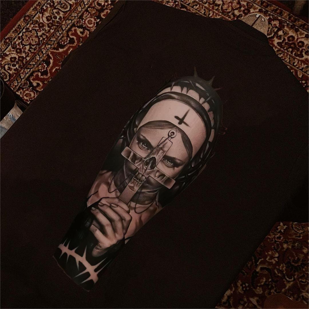 Satanic Nun Holding A Crucifix Printed Men's T-shirt