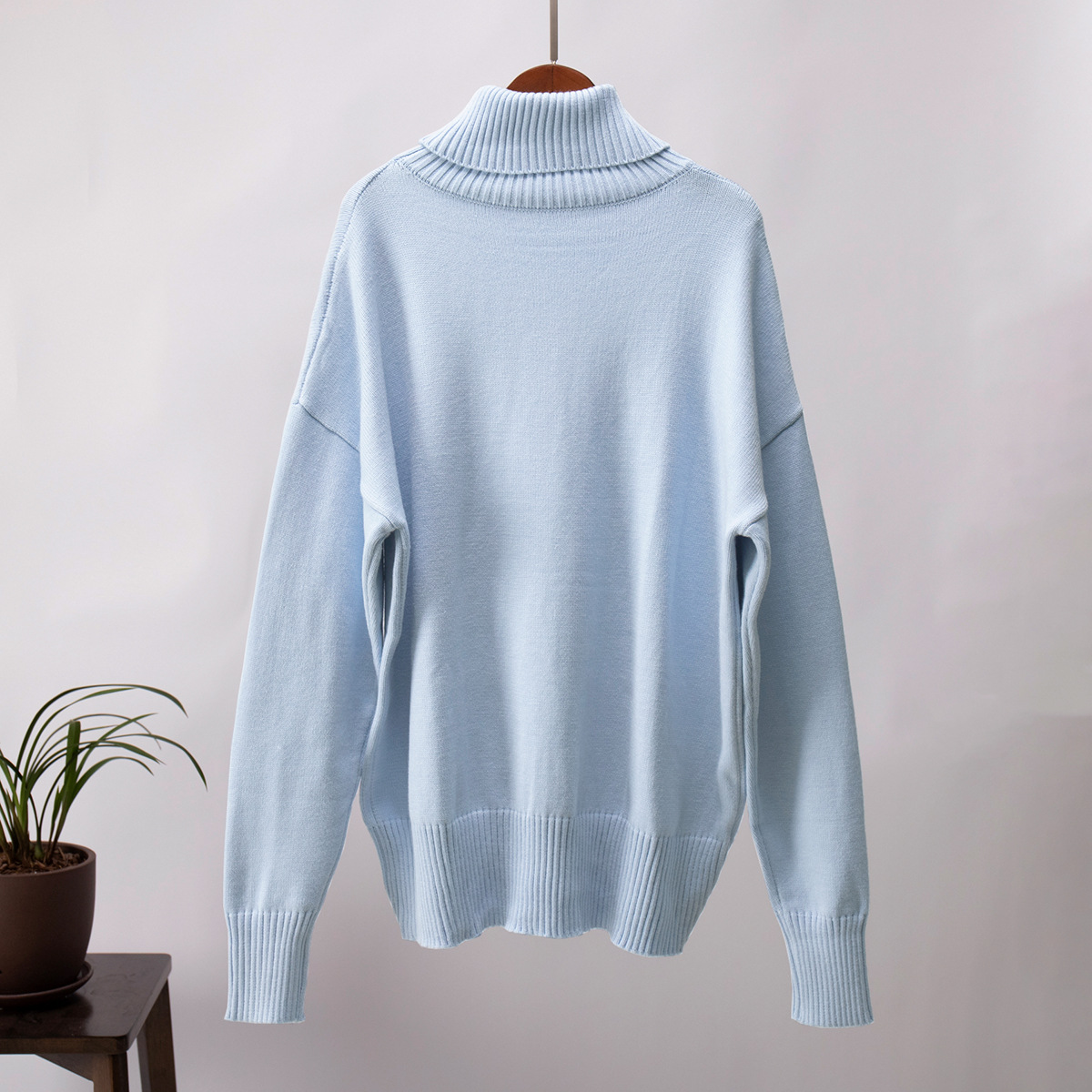 Loose knitted pullover sweater for women