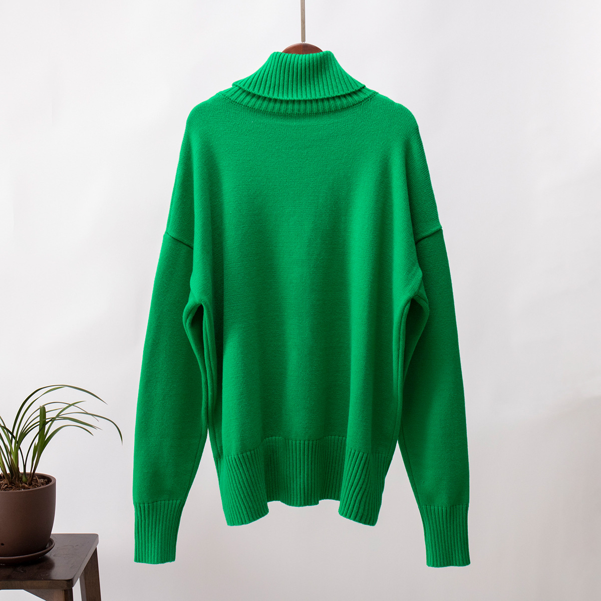 Loose knitted pullover sweater for women