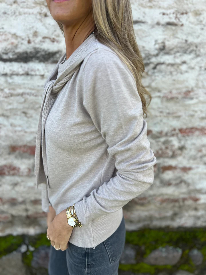 CLEARANCE SALE🔥Scarf-Collar Knit Sweater 