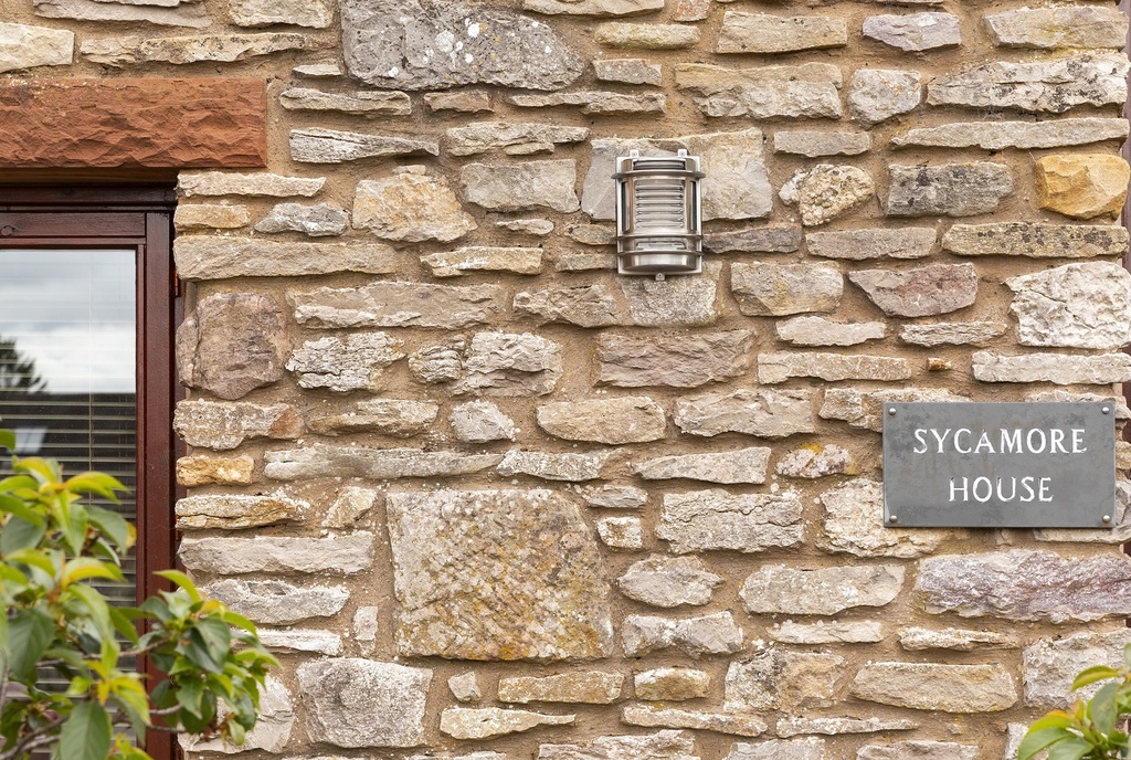 Lucera Outdoor Wall Light