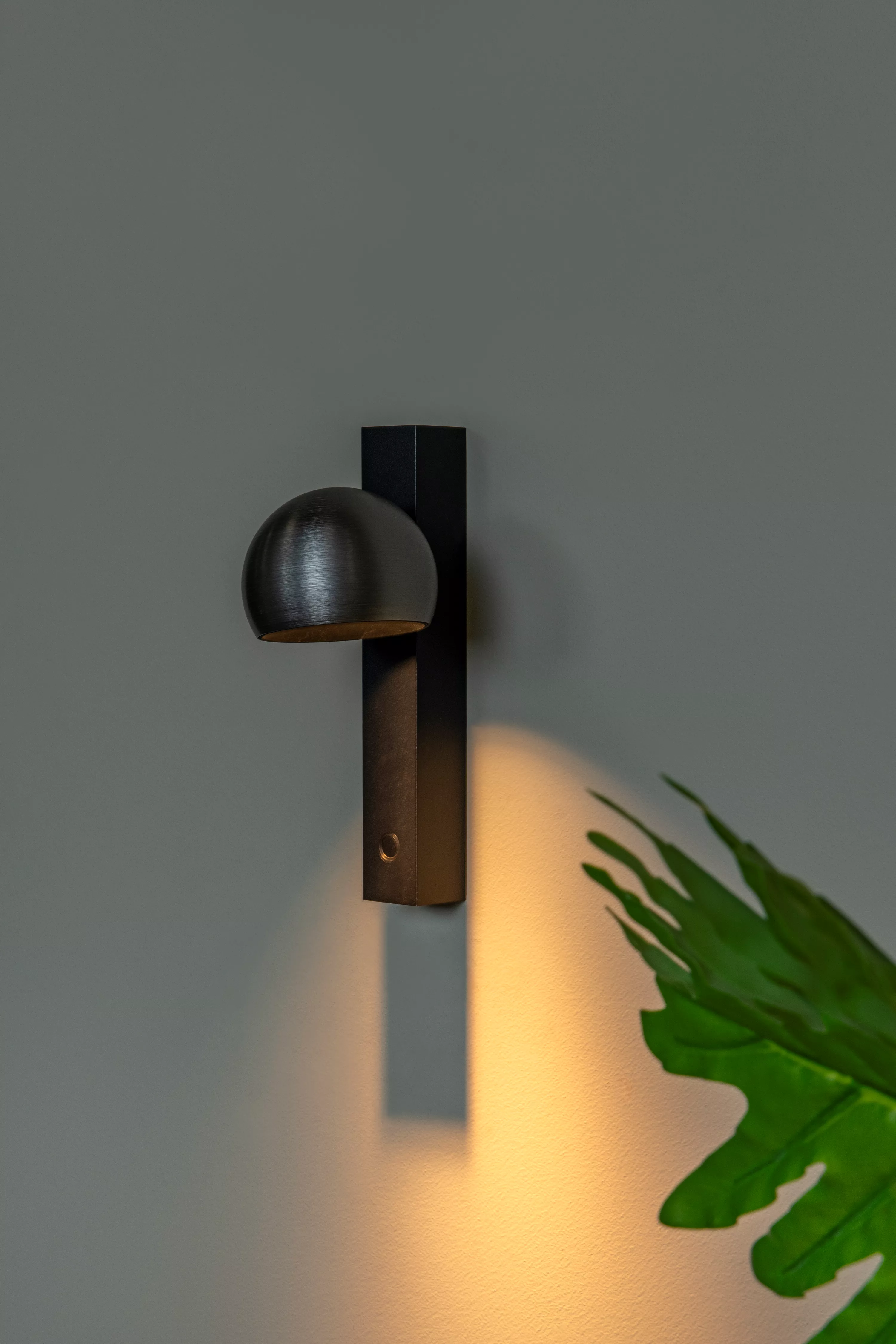 Esfera Wall Light