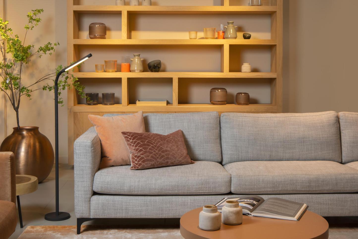 Gilly Floor Lamp - Matt Black/Opal