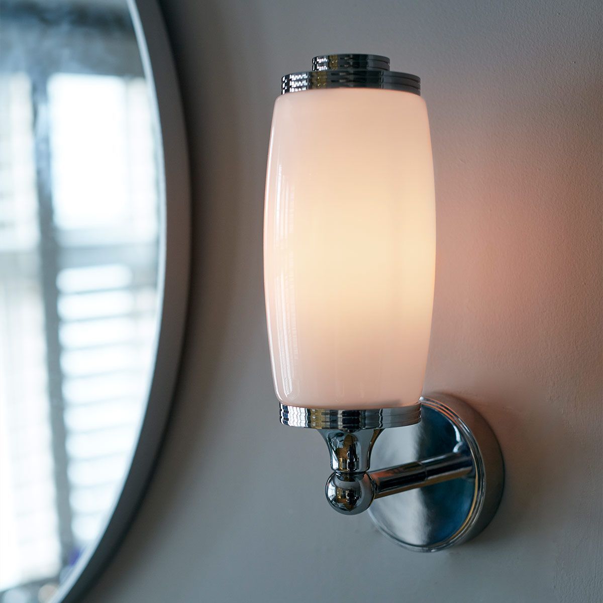 Eliot Wall Light