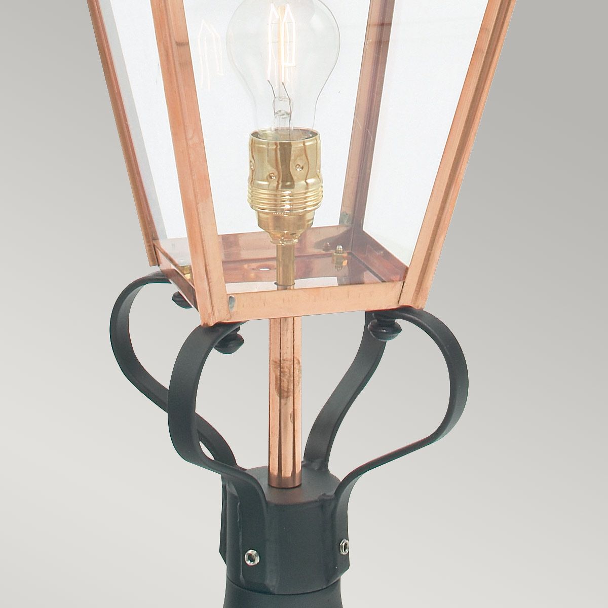 Chelsea Pedestal Light