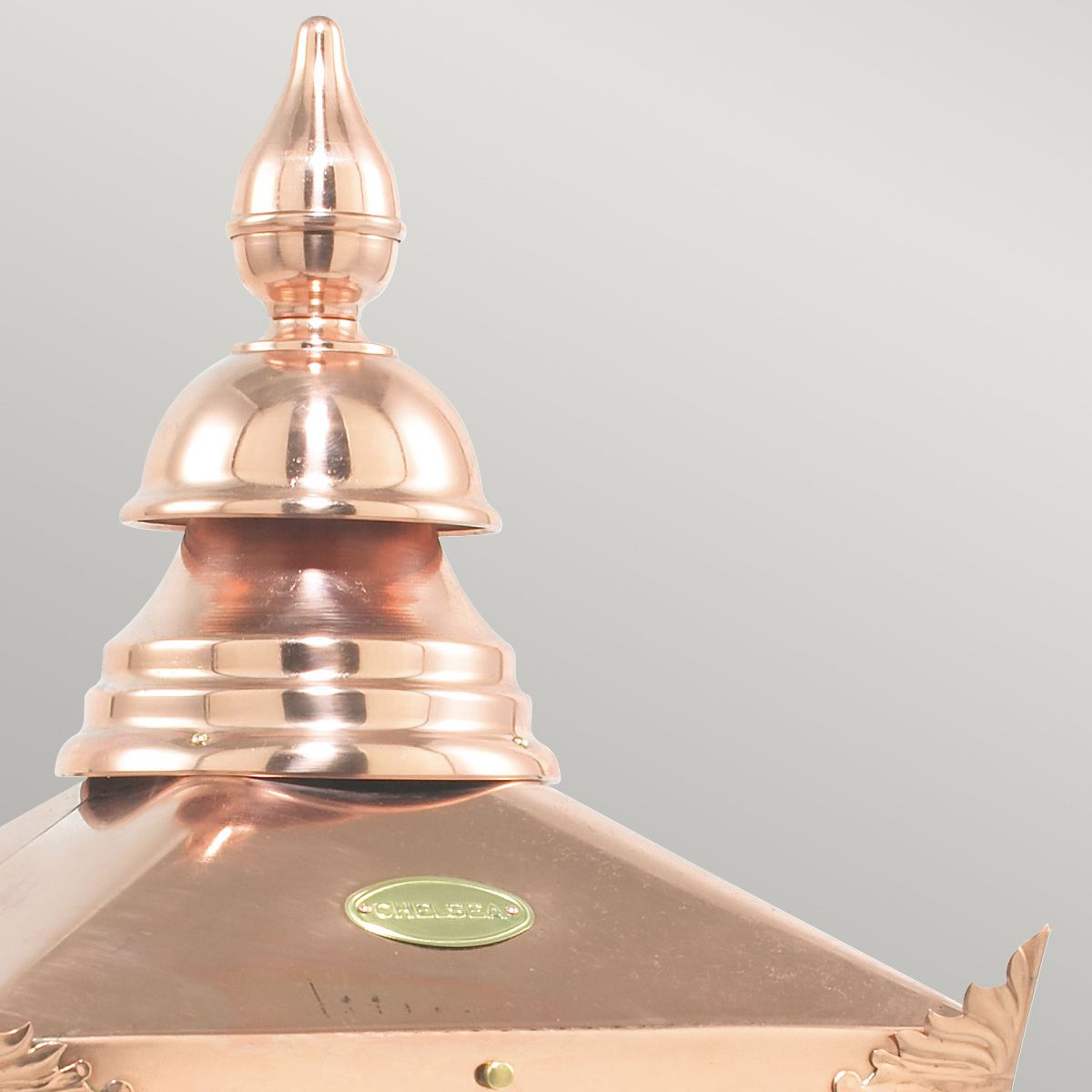 Chelsea Pedestal Light