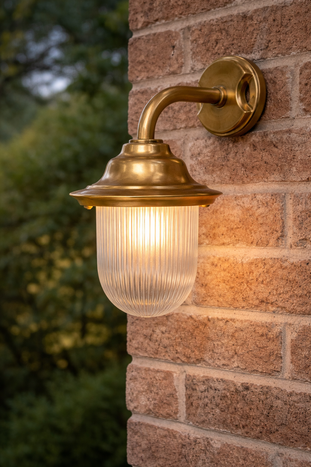 Faro Outdoor Wall Light