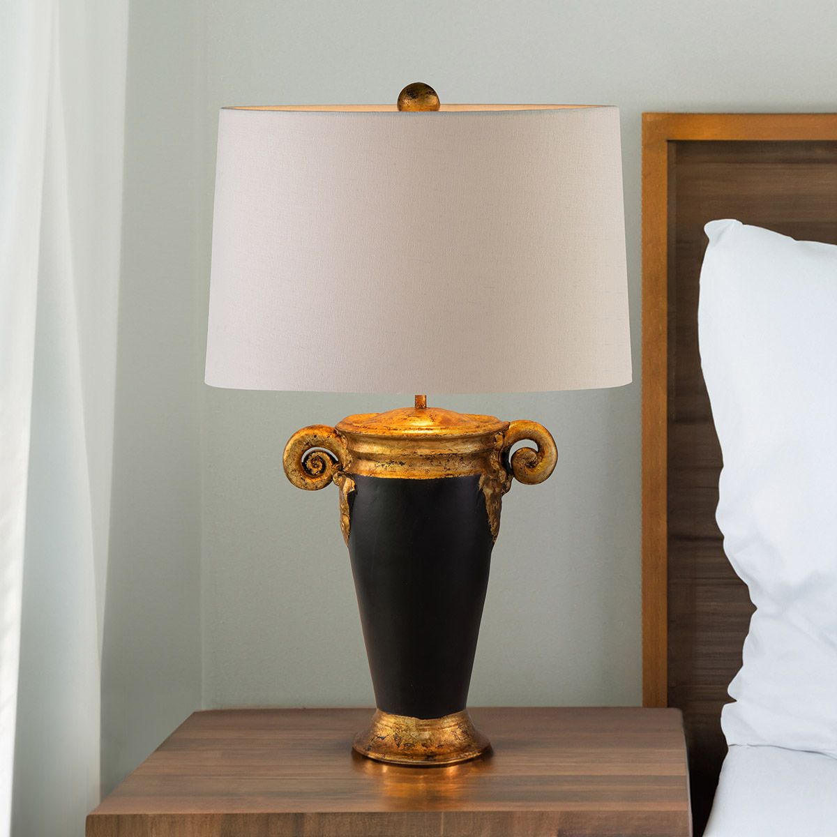 Gallier Table Lamp