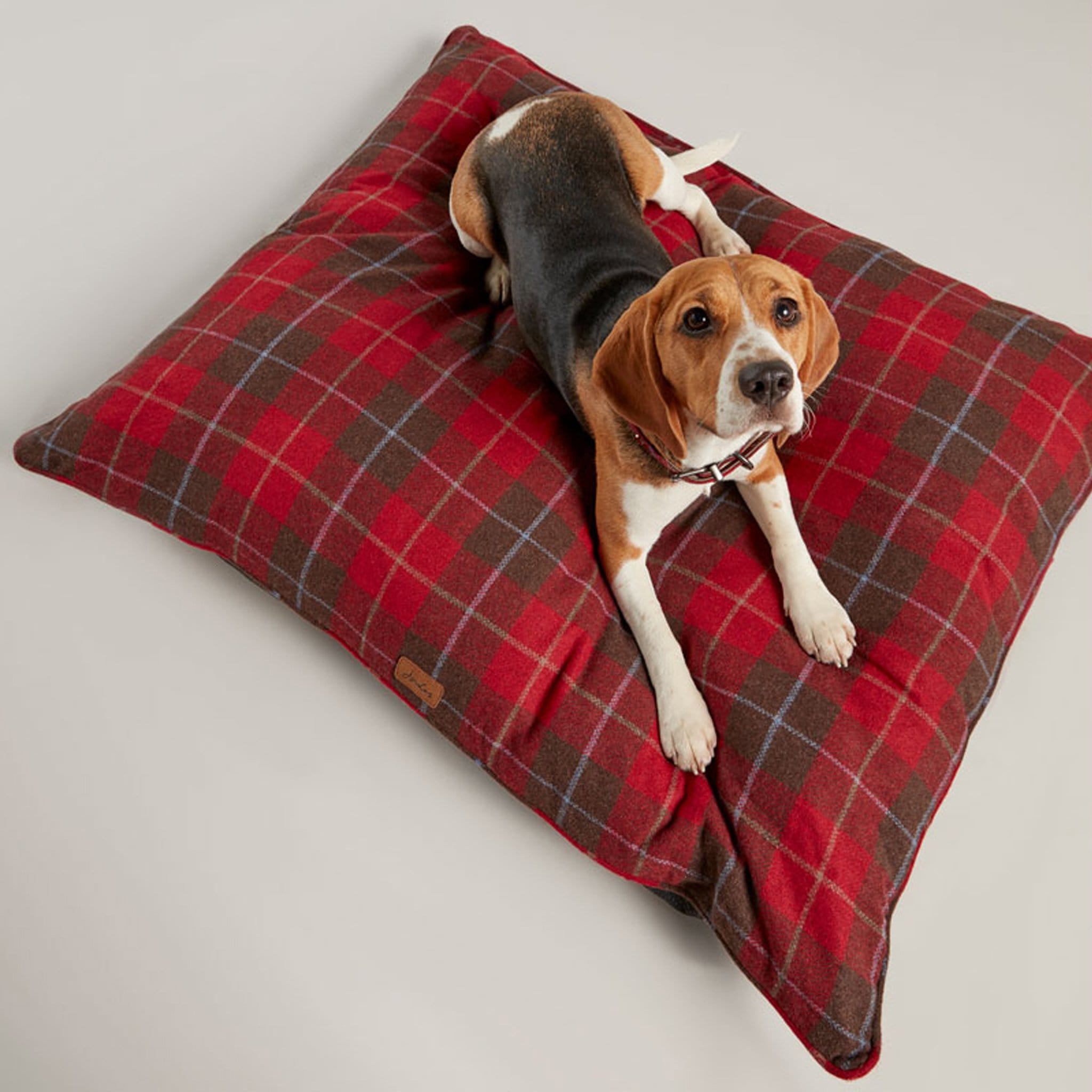 Joules tweed 2025 dog bed