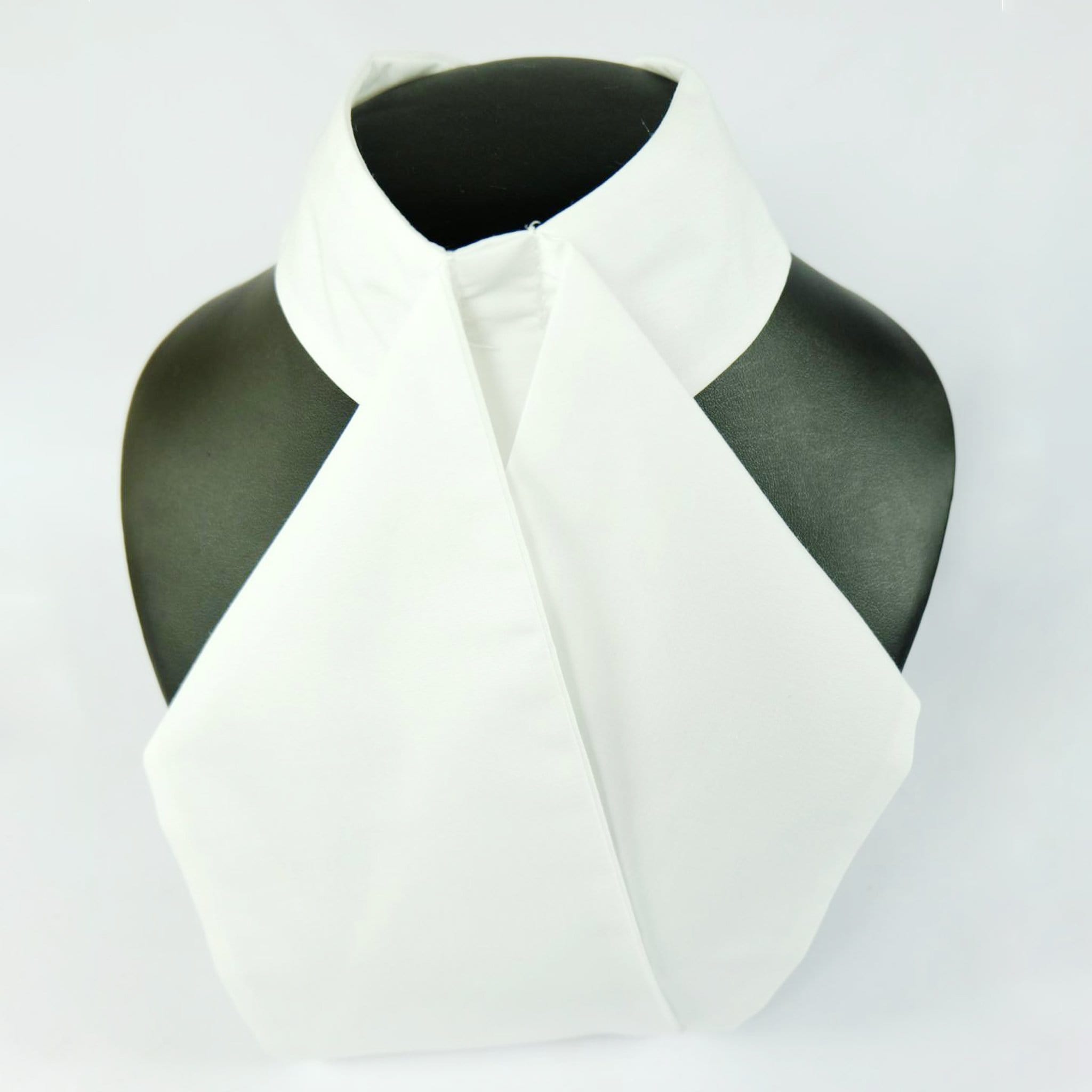 ShowQuest Classic Pre-tied Stock