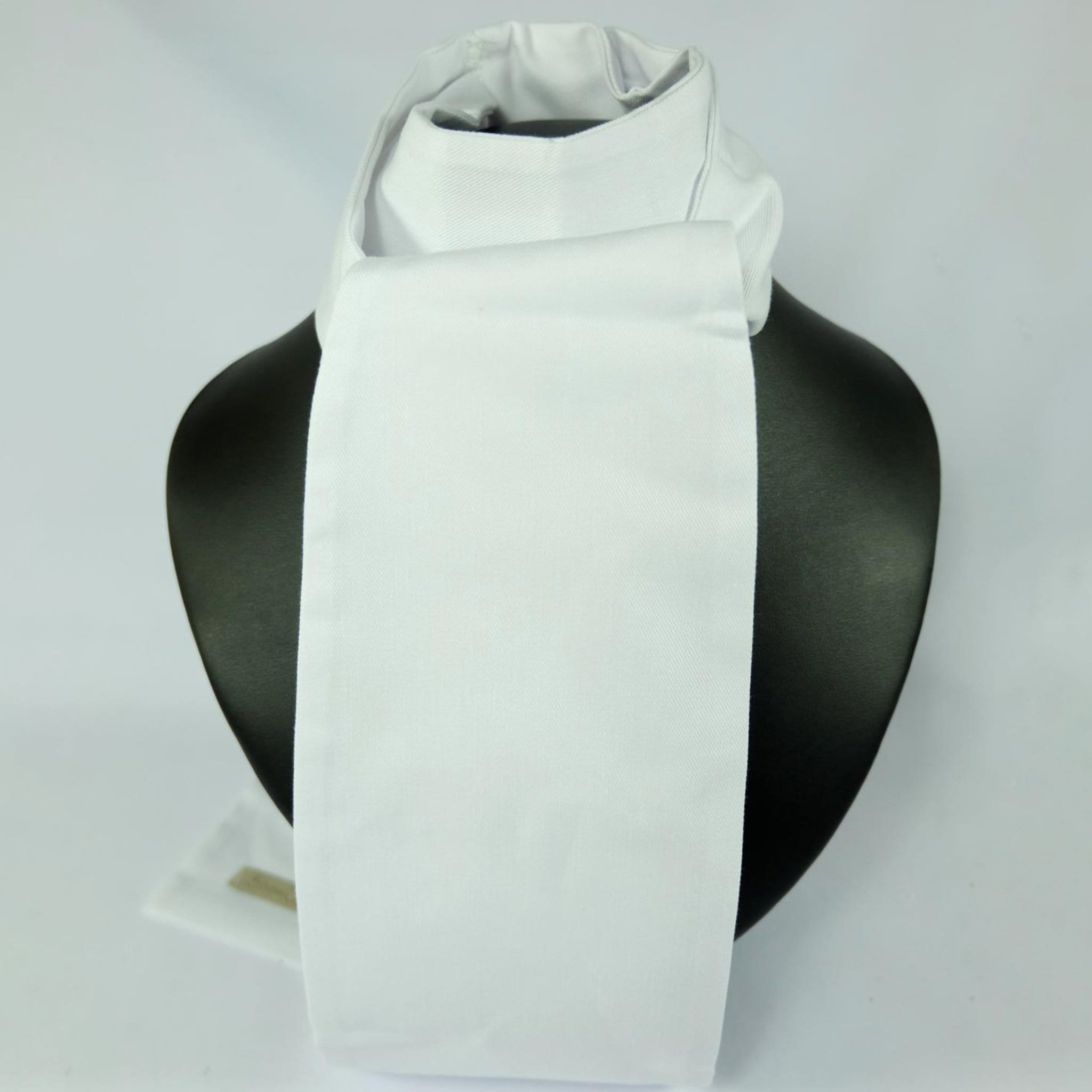 ShowQuest Untied Hunt Stock 19223 White Tied