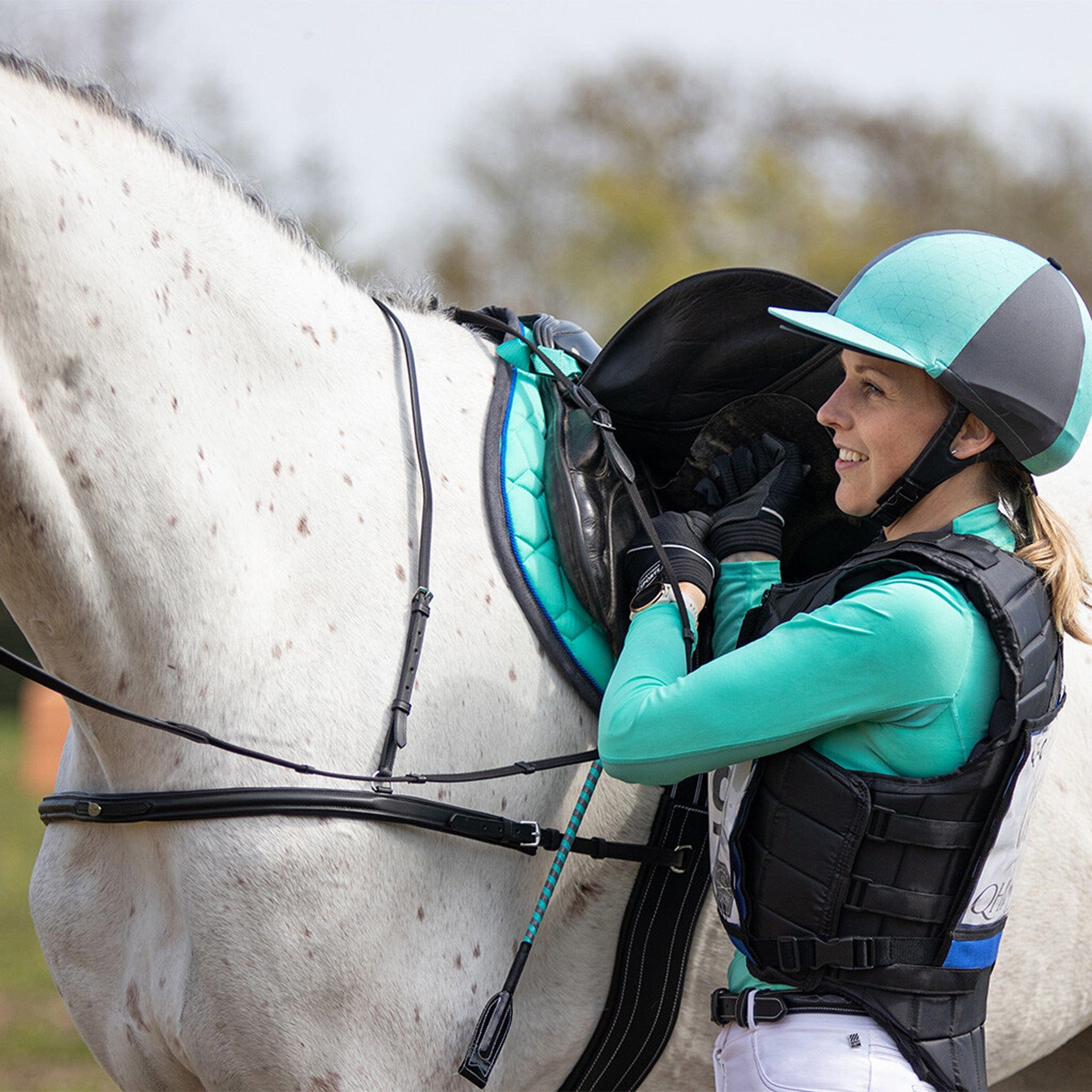 QHP Leather Breast Girth - Cob · Black