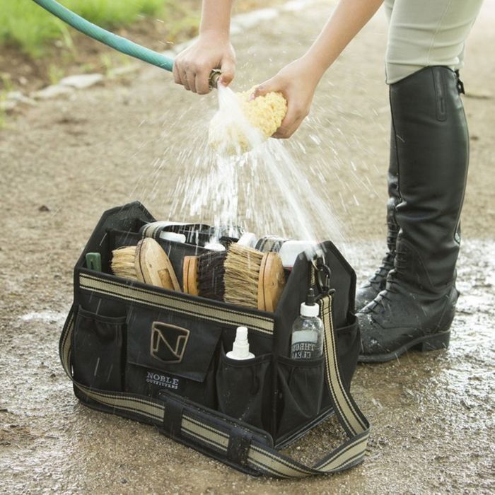 {"default":"Grooming Bags & Boxes"}