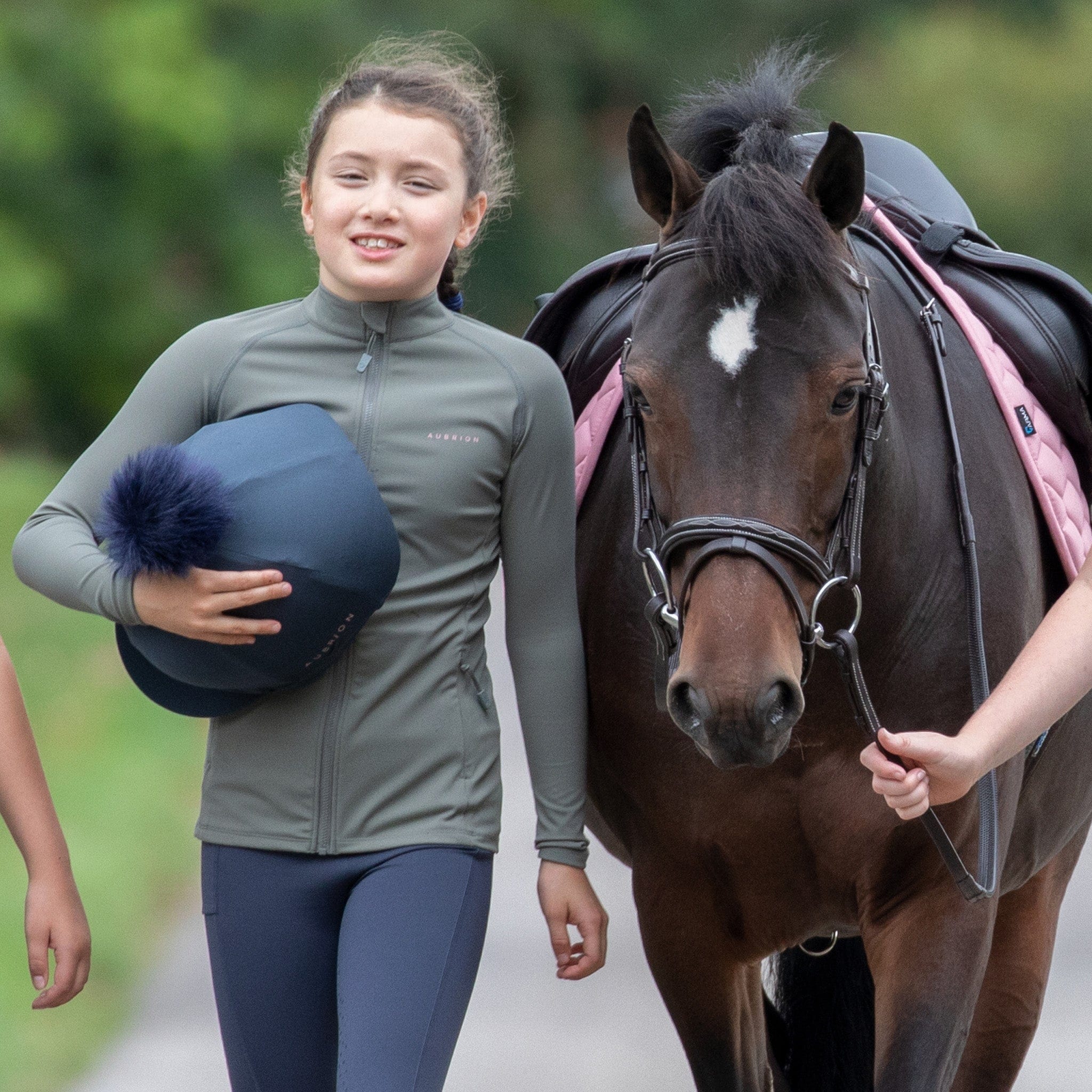 Children's horse riding clothes – what you need to get