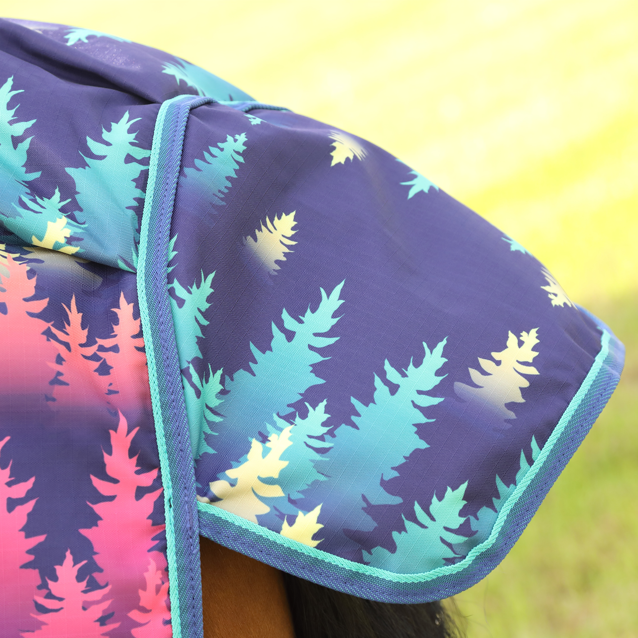 Shires Highlander Original 100g Combo Neck Turnout Rug