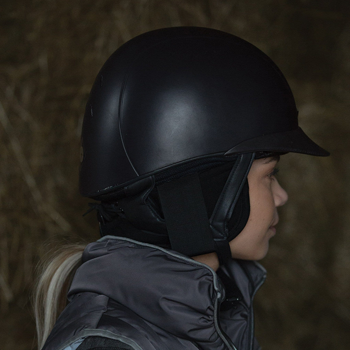 {"default":"Riding Hat Accessories"}