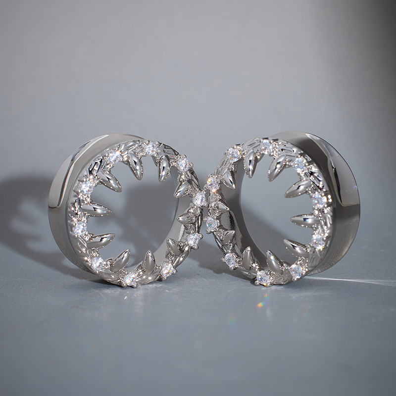 Strange Flower Moissanite S925 Silver Tunnel (2Pcs)
