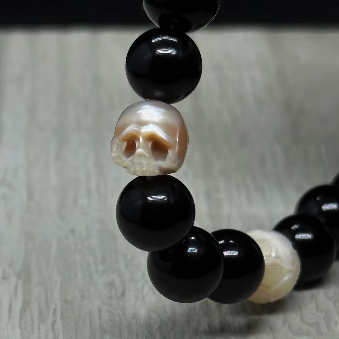 Freshwater Pearl Hand-Carved Skull Obsidian Bracelet