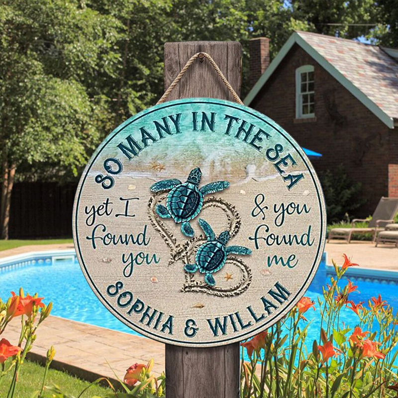 Personalized Turtle Couple Round Wooden Sign